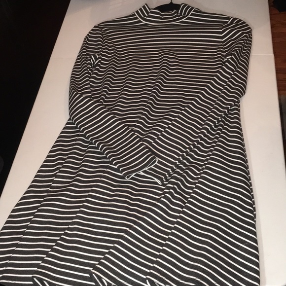 Abercrombie and fitch women’s flare dress - Picture 3 of 5